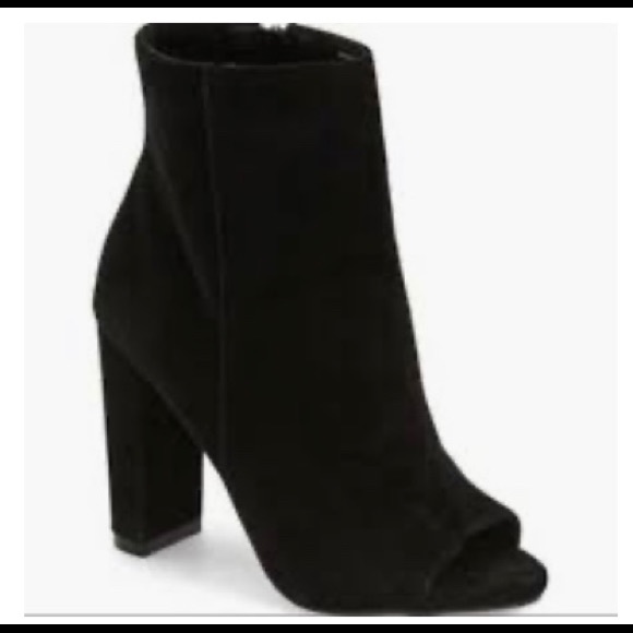 Steve Madden Shoes - Steve Madden “Manzo” black suede booties
